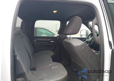 2024 Ram 2500 Big Horn 4X4 6'4 Box z USA, uszkodzony, nr VIN 3C6UR5DL8RG291663